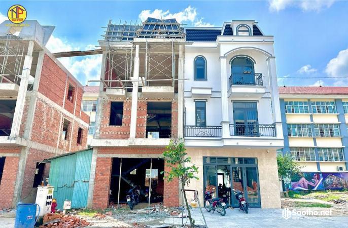  Bán nhà mặt tiền, Đường DT742, tổ 1, ấp Phú Trung, xã  Phú Chánh, thị xã Tân Uyên, tỉnh Bình Dương