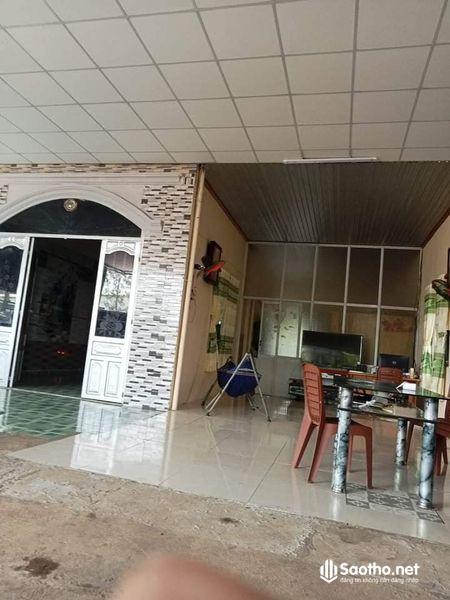 Bán nhà đất hai mặt tiền sân đậu ô tô rộng rãi nhà còn mới chỉ việc mua vào ở thôi không sửa chữa vì hết