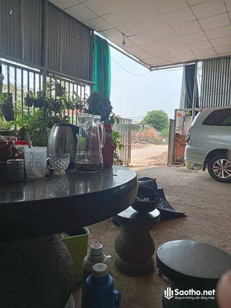 Bán nhà đất hai mặt tiền sân đậu ô tô rộng rãi nhà còn mới chỉ việc mua vào ở thôi không sửa chữa vì hết