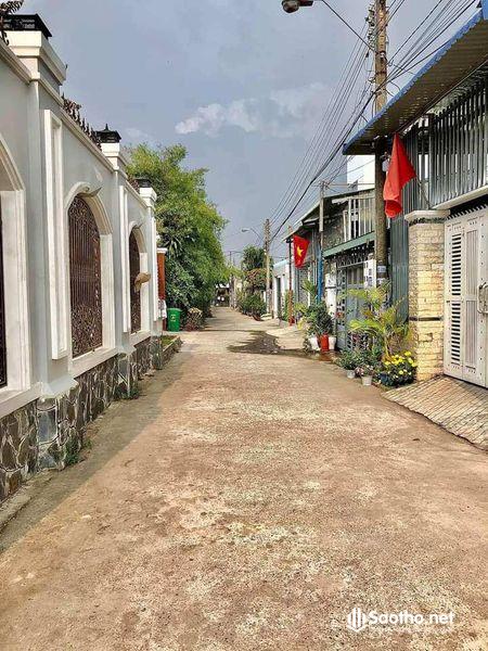 Cần bán căn nhà cấp 4 gác đúc kiêng cố cách trung tâm thị trấn chỉ 5phút chạy xe máy ở An Phước