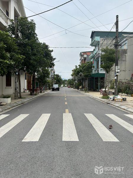Bán đất tặng nhà cấp bốn mặt đườngTrần Văn Chuông kéo dài, Phường Lê Hồng Phong, Thành phố Phủ Lý, Hà Nam