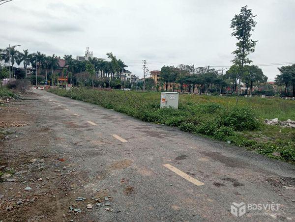 Bán đấu giá trường Y, Phường Lê Hồng Phong, Thành phố Phủ Lý, Hà Nam