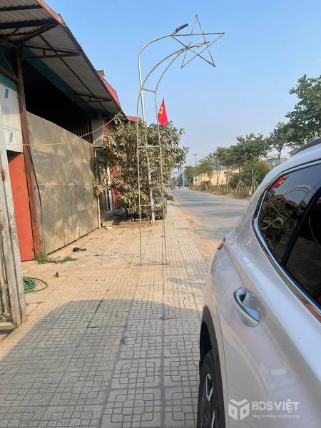 Cần bán một lô trục chính đường QL 38B. Đường đi thẳng ra UBND xã Chuyên Ngoại, Huyện Duy Tiên, Hà Nam