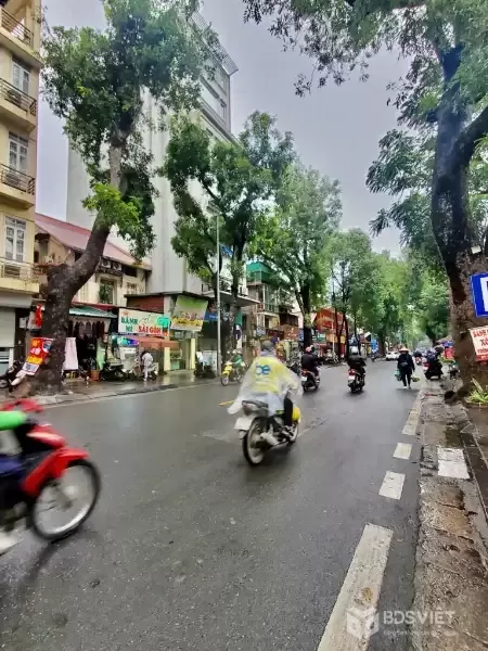 Mặt phố trung tâm quận Hai Bà Trưng DT 80m2x7T thang máy, vỉa hè rộng mặt tiền quyền lực