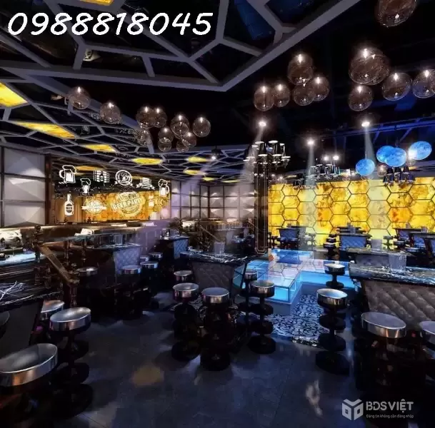 Chuyển nhượng Karaoke Kingdom Hạ Long, Quang Ninh, 8 tầng x 200m2, miễn TG