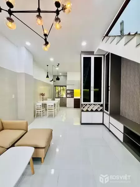 Gần chợ Vườn Lài ngã tư ga hẻm ô tô nhà ngon vào ở ngay nhìn là thích