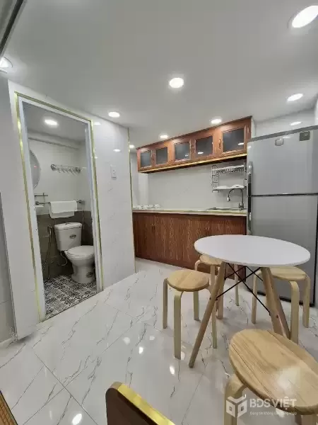 Bán nhà Cách Mạng Tháng 8, gần ngã tư Bảy Hiền, Tân Bình, 4 tầng mới, chỉ hơn 2 tỷ