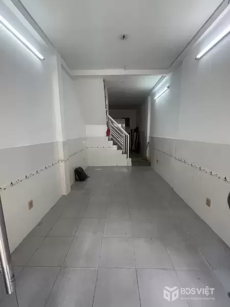 Bán nhà Ni Sư Huỳnh Liên, gần Lạc Long Quân, Tân Bình, 32m2 - 3 tầng, chỉ hơn 3 tỷ