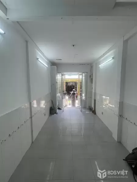 Bán nhà Ni Sư Huỳnh Liên, gần Lạc Long Quân, Tân Bình, 32m2 - 3 tầng, chỉ hơn 3 tỷ