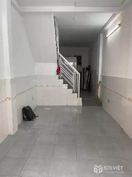 Bán nhà Ni Sư Huỳnh Liên, gần Lạc Long Quân, Tân Bình, 32m2 - 3 tầng, chỉ hơn 3 tỷ