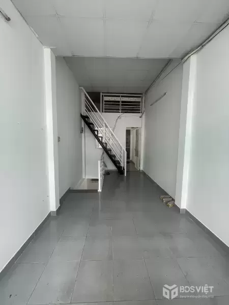 Bán nhà Ni Sư Huỳnh Liên, gần Lạc Long Quân, Tân Bình, 32m2 - 3 tầng, chỉ hơn 3 tỷ