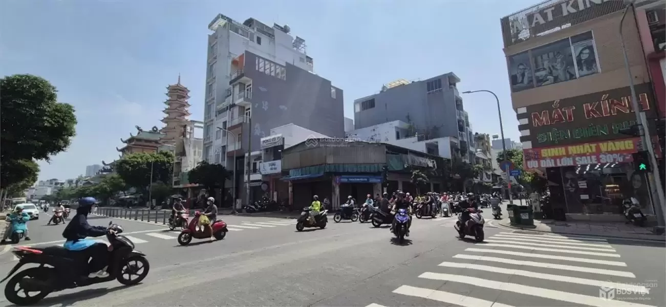 Bán nhà mặt tiền Quận 4, gần cầu Ông Lãnh – Kinh doanh tốt