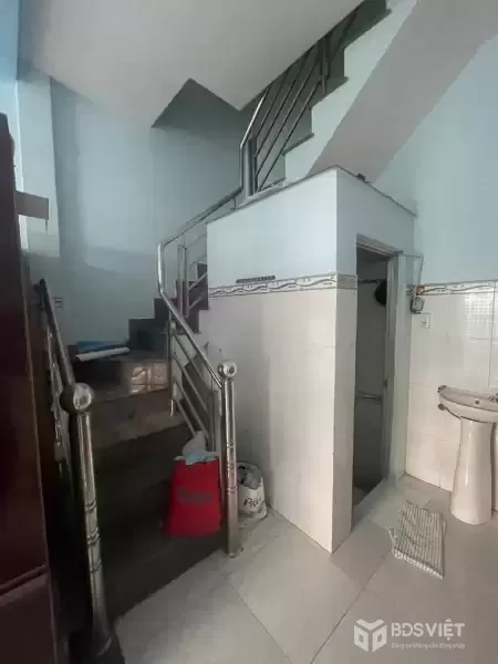 Bán nhà Lạc Long Quân, gần Âu Cơ, Tân Bình, 32m² - 4x8 - 2 tầng, chỉ hơn 3 tỷb