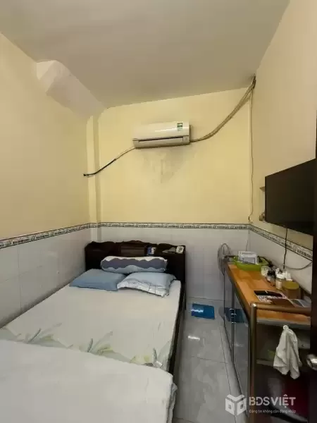 Bán nhà Tỉnh Lộ 10, gần Tên Lửa, Bình Tân, 42m² - 4x11 - 2 tầng, chỉ hơn 3 tỷ