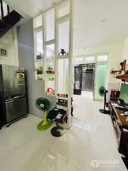 Bán nhà HXH Lê Thiệt, Hòa Thạnh, trung tâm Tân Phú, 36m² - 4.2x9 - 2 tầng, chỉ hơn 4 tỷ