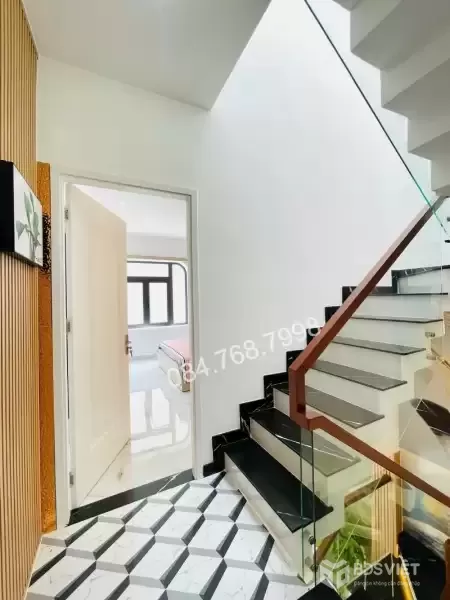 BÁN NHÀ 4 TẦNG, 5.7x8, 4 PHÒNG NGỦ, GÒ VẤP - GIÁ HỜI 6.5 TỶ - VỊ TRÍ VÀNG LÊ VĂN THỌ