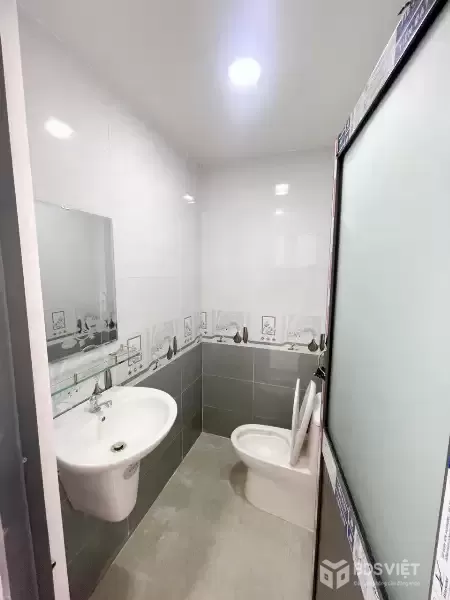 1ty3 bán nhà 1 lầu; đường ô tô; bao QH, gần CĐ Điện Lực Q12
