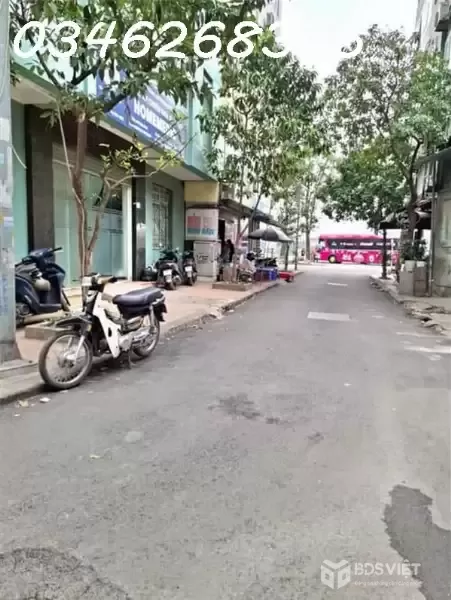 PHÂN LÔ - Ô TÔ TRÁNH - Ở SƯỚNG - VỈA HÈ - NHÀ ĐẸP KINH DOANH - CÁCH HỒ LINH ĐÀM CHỈ 30M