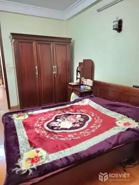 PHÂN LÔ - Ô TÔ TRÁNH - Ở SƯỚNG - VỈA HÈ - NHÀ ĐẸP KINH DOANH - CÁCH HỒ LINH ĐÀM CHỈ 30M