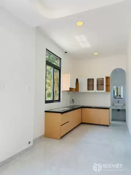 Bán nhà 1 trệt 1 lầu căn góc tđc đất lành cách đường Phong Châu 80m.