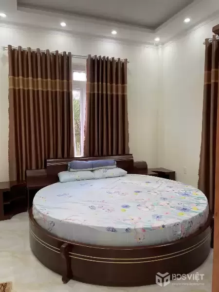 CHO THUÊ VILLA SÂN VƯỜN 5 PHÒNG TOẠ LẠC RỪNG THÔNG PHƯỜNG 8 ĐÀ LẠT GIÁ 25TR