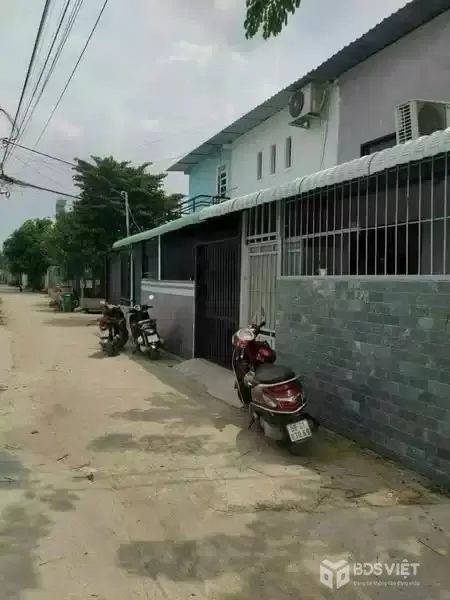 Bán Nhà nhỏ xinh TX43 giá 800tr sổ chung, đường trước nhà 5m