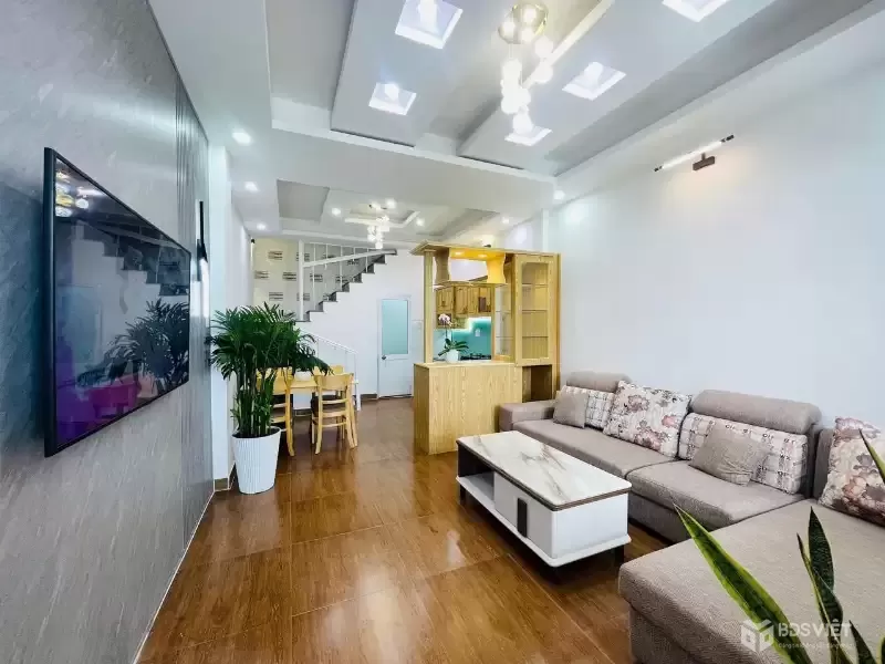 NHÀ ĐẸP SỔ XÂY DỰNG NHƯ TRONG HÌNH TẠI CAO THẮNG P7 ĐÀ LẠT, cách chợ Ngô Quyền chỉ 400m