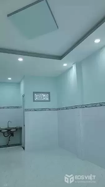 Bán nhà Hồng Lạc, ngay Lạc Long Quân, trung tâm Tân Bình, 24m2 - 2 tầng, chỉ hơn 2 tỷ.