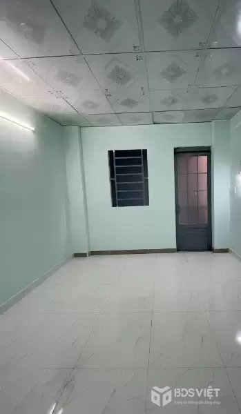 Bán nhà Hồng Lạc, ngay Lạc Long Quân, trung tâm Tân Bình, 24m2 - 2 tầng, chỉ hơn 2 tỷ.