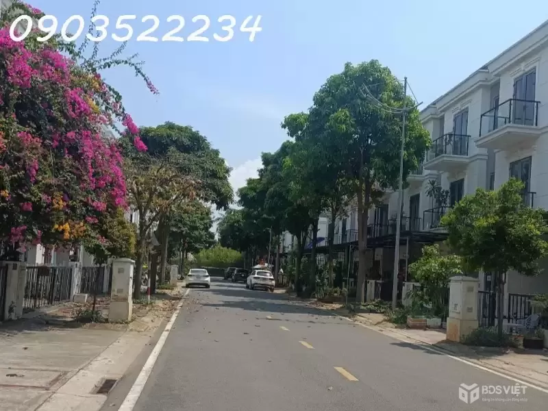 Bán nhà mặt phố tại Sim City, 9,5 tỷ, 80m2, 5PN, 4WC, pháp lý đầy đủ