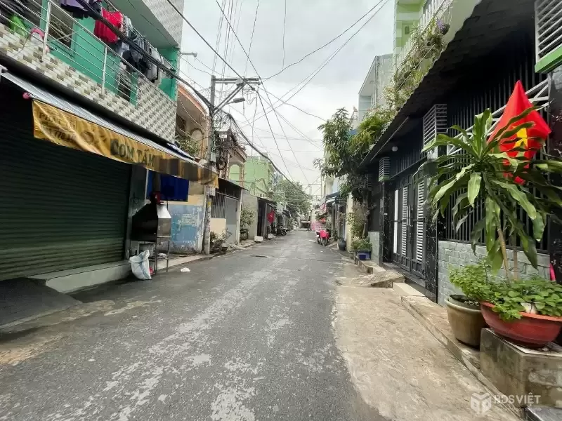 Bán Nhà 50m² Hẻm xe hơi 4m, 4PN, Lý Thánh Tông, Tân Phú, 5.6 tỷ
