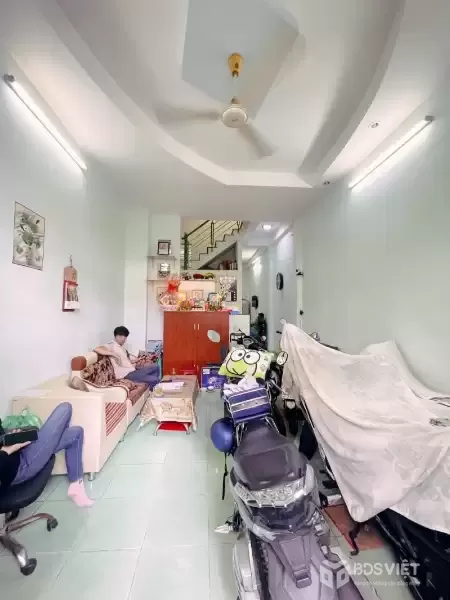 Bán Nhà 50m² Hẻm xe hơi 4m, 4PN, Lý Thánh Tông, Tân Phú, 5.6 tỷ