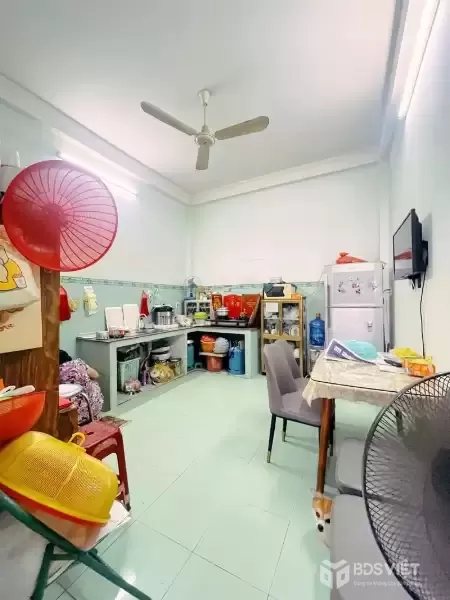 Bán Nhà 50m² Hẻm xe hơi 4m, 4PN, Lý Thánh Tông, Tân Phú, 5.6 tỷ