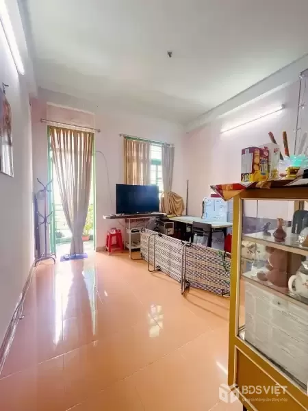 Bán Nhà 50m² Hẻm xe hơi 4m, 4PN, Lý Thánh Tông, Tân Phú, 5.6 tỷ