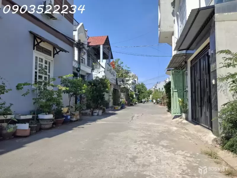 Bán nhà mặt phố Đường 6, 4,5 tỷ, 77m2, Q9, HCM giá siêu hời!
