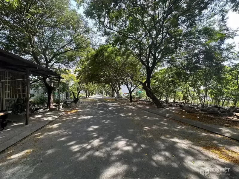 Bán lô Góc TĐC Đất Lành đường 13m song song với Phong Châu,Vĩnh Thái, Nha Trang giá 2.7 Tỷ