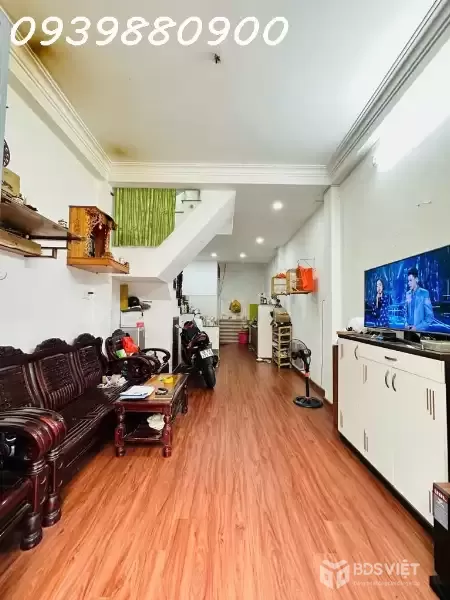 Phú Nhuận, sát mặt tiền - 40m2 - 6,45Tỷ TL