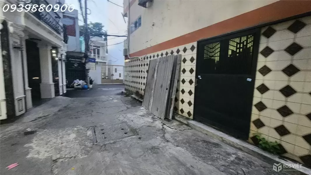 Phú Nhuận, sát mặt tiền Huỳnh Văn Bánh - 6,85Tỷ TL.