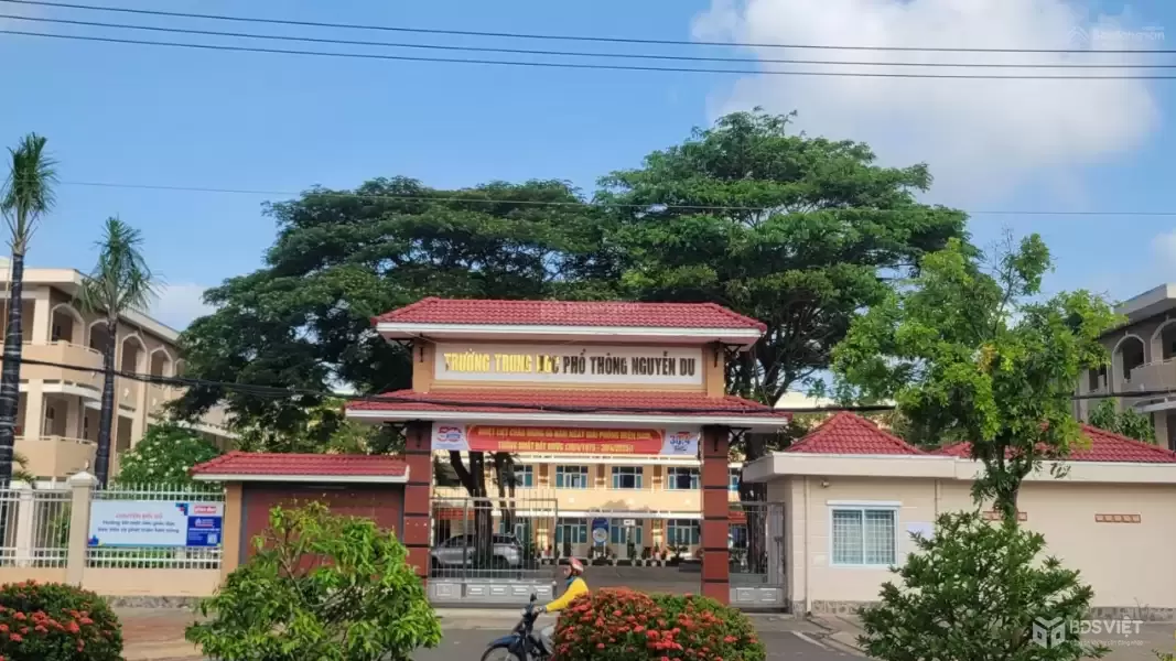Bán đất 10x42m Ngãi Giao sát Trần Hưng Đạo, gần chợ, dân cư đông, 2,3 tỷ TL