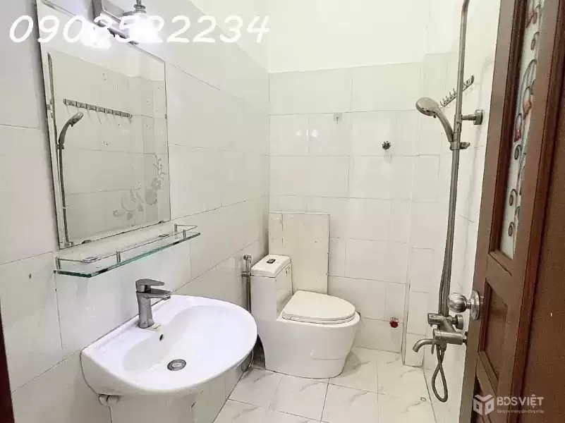 Bán nhà mặt phố HXH tại Lã Xuân Oai, Long Trường, 4,95 tỷ, 56m2, 2PN, 2WC, Quận 9, HCM