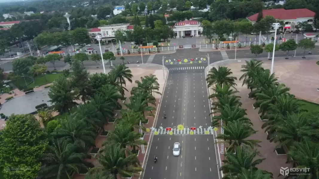 Bán lô góc 2 mặt tiền đường 24m trung tâm Ngãi Giao, 127m sổ riêng, xây dựng ngay 1,95 tỷ