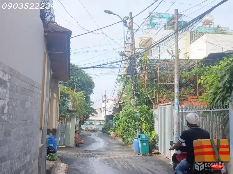 Bán nhà mặt phố HXH Lã Xuân Oai, 5,68 tỷ, 68m2, 4 tầng, 5PN, 4WC