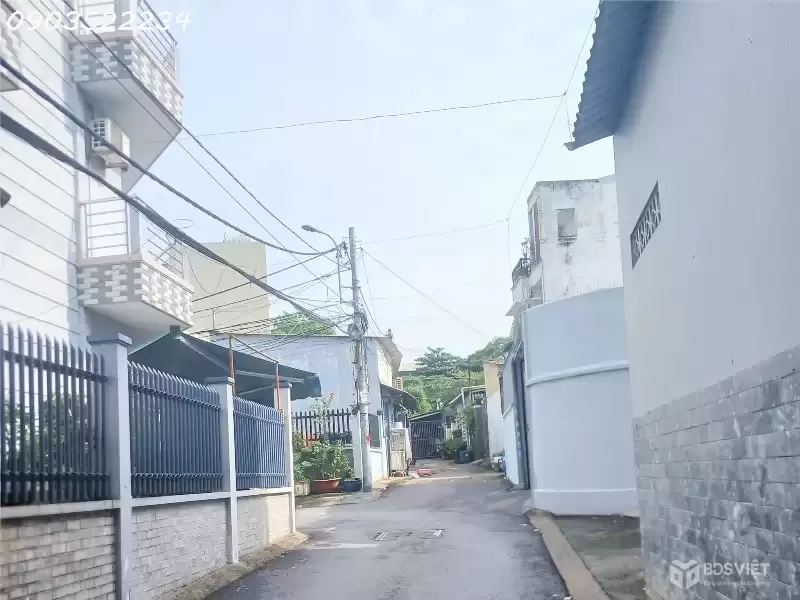 Bán nhà mặt phố HXH Lã Xuân Oai, 5,68 tỷ, 68m2, 4 tầng, 5PN, 4WC
