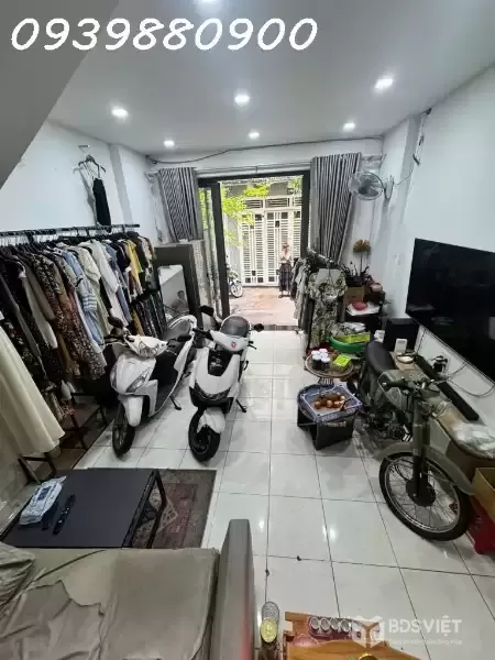 Lê Văn Sỹ - 30m ra HXH, 30m2 - Giá 5,5Tỷ TL