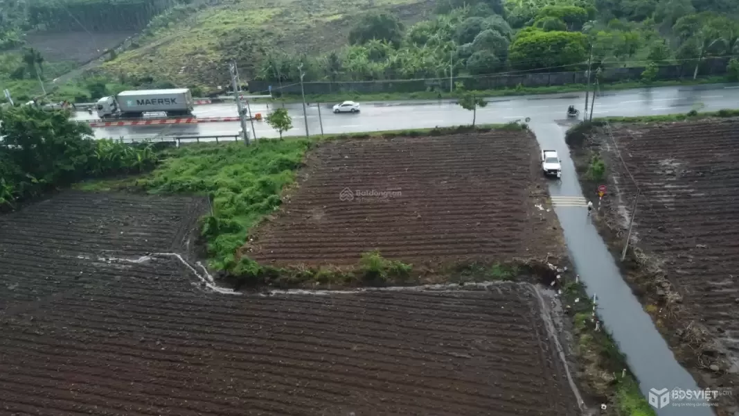 Đất ngân hàng 2 mặt tiền đường Số 1 gần 2 KCN 941m² chỉ 5.6 tỷ cơ hội F0