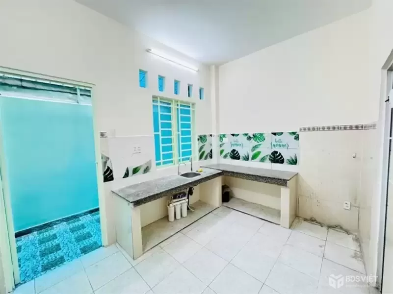Bán nhà chiều ngang 9m, DT 107m2 - hẻm xe tải Đ. Âu Cơ, Tân Phú