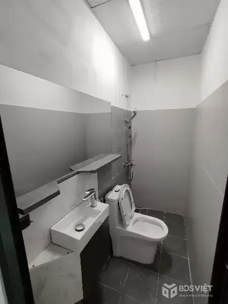 Cần Bán nhà 1trệt, 1lầu: đường Vạn Hạnh, P8, Đà Lạt