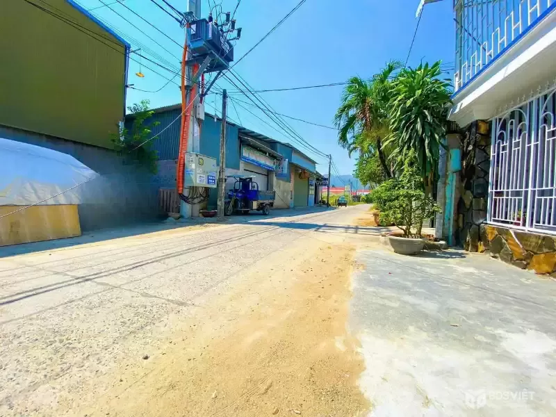 Bán nhà đường Cây Duối- Diên An cách đường 23/10 chỉ 50m. Nhà mặt tiền phù hợp kinh doanh buôn bán