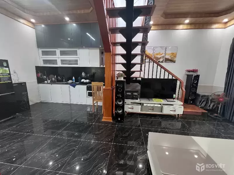CHO THUÊ NHÀ HẺM Ô TÔ ĐƯỜNG 3 THÁNG TƯ P3 ĐÀ LẠT - 3PN FULL NỘI THẤT, SÂN ĐẬU XE
