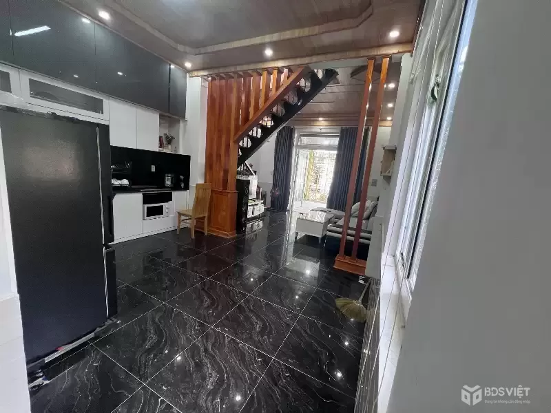 CHO THUÊ NHÀ HẺM Ô TÔ ĐƯỜNG 3 THÁNG TƯ P3 ĐÀ LẠT - 3PN FULL NỘI THẤT, SÂN ĐẬU XE